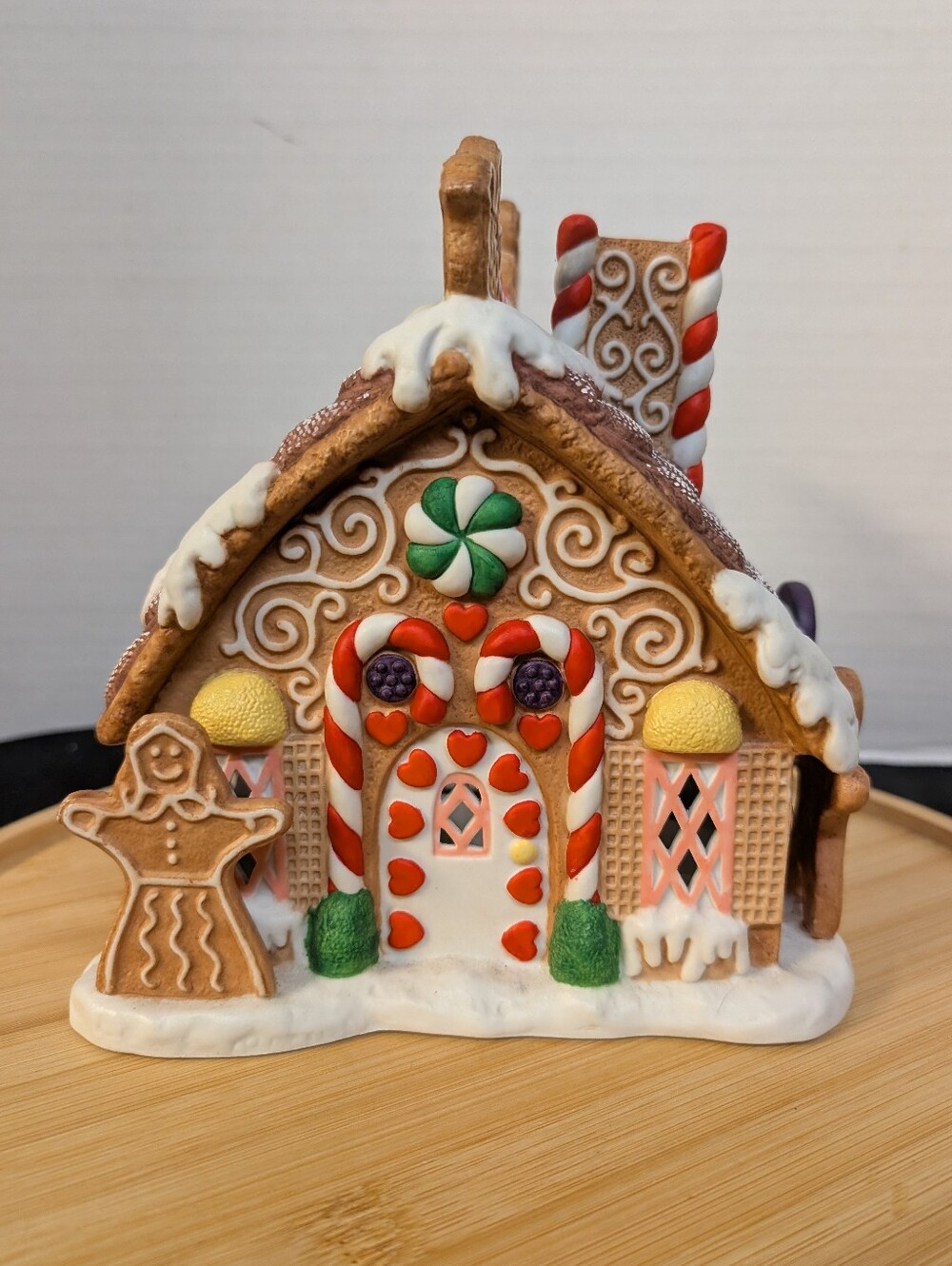 PartyLite Gingerbread Tealight House P7304  Holiday Village Christmas Decoration